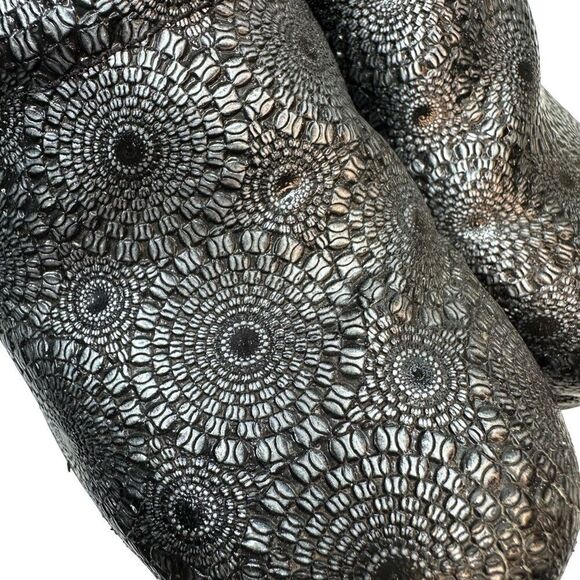 Dansko Pro XP Black Silver Medallion Embossed Patent Clog Sz US 7.5 8 EU 38 - Picture 6 of 17